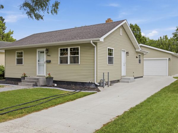 1605 5th Street S, Fargo, ND 58103