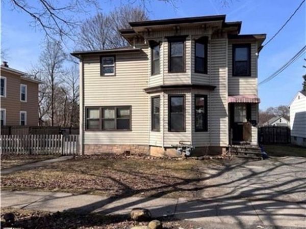 307 Highland Avenue , East Syracuse, NY 13057