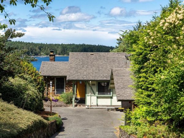 2036 Neptune Rd , North Saanich, BC V8L 5J5
