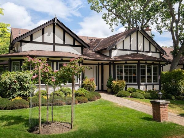 2112 Granite St , Oak Bay, BC V8S 3G6