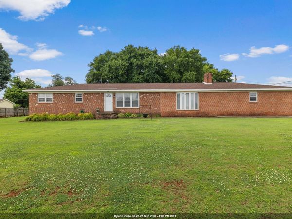 1002 Louise Ave, Muscle Shoals, AL 35661