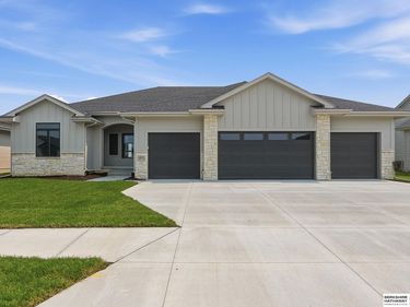 5815 N 198th Street, Elkhorn, NE 68022