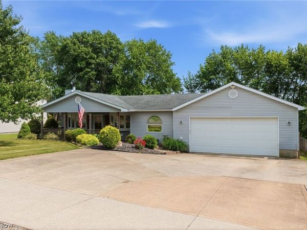 5766 Drenta Circle SW, Navarre, OH 44662