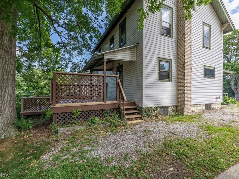 126 Fairview Avenue, Wadsworth, OH 44281 Photo 3