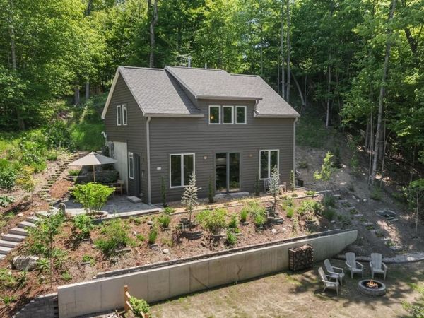 8867 Dunns Farm Road S, Maple City, MI 49664