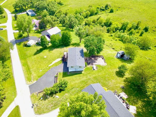 21 Eagle Drive, Grinnell, IA 50112