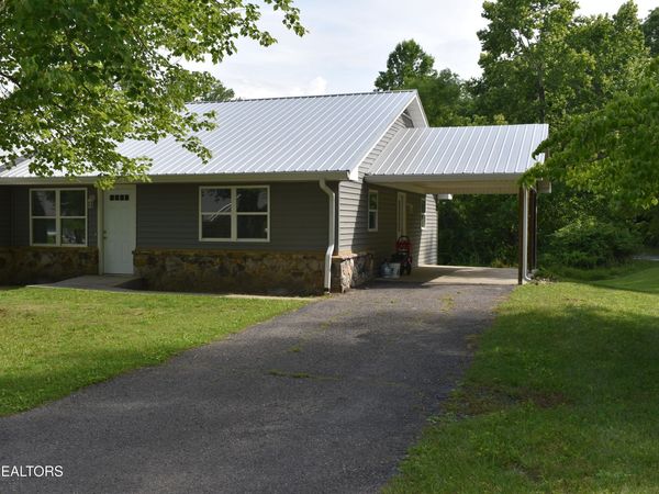 16 Wood Lane, Sparta, TN 38583