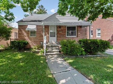 18099 Rosetta Avenue, Eastpointe, MI 48021