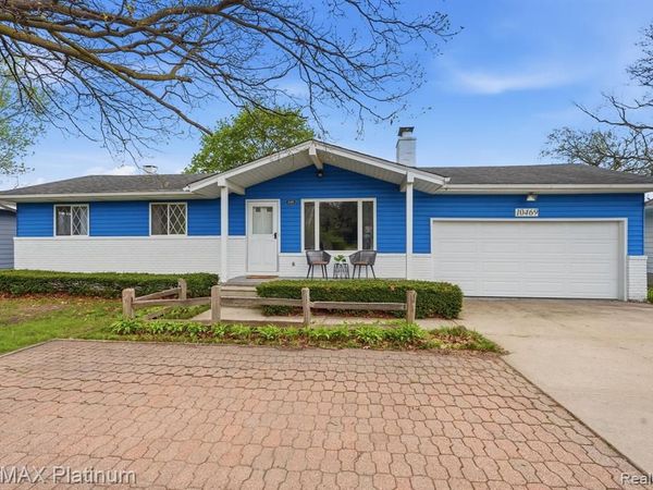 10469 Cooley Lake Road , Commerce Twp, MI 48382
