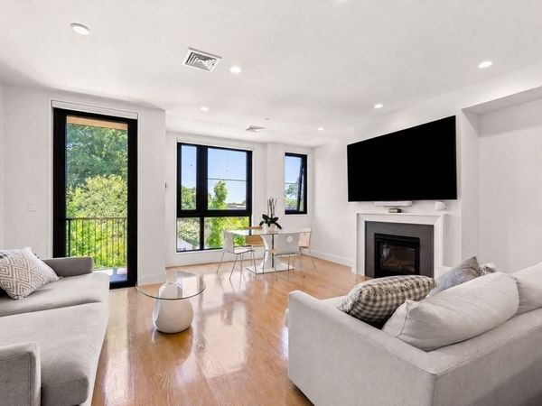 100 Linden Street, Unit 203, Wellesley, MA 02482