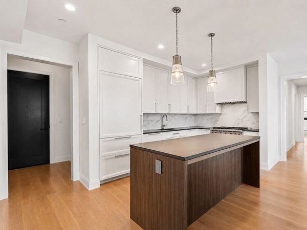 100 Linden Street, Unit 203, Wellesley, MA 02482