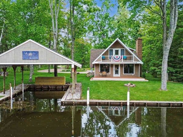 8278 Devil's Elbow, Brutus, MI 49716