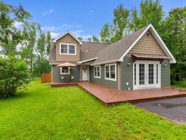 919 Arlington Ave, Petoskey, MI 49770