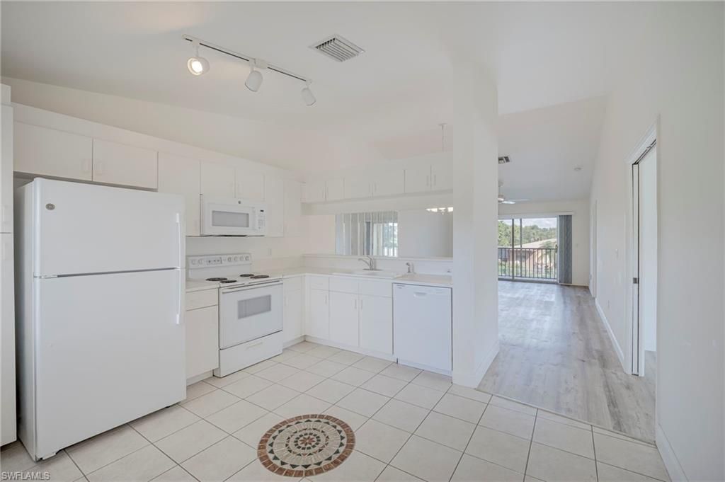 5709 Foxlake Dr, Unit 208, North Fort Myers, FL 33917 Photo