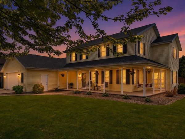 1079 GRASSY PLAINS DRIVE, Neenah, WI 54956