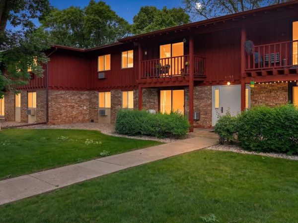 3182 JUSTIN COURT, Unit 5, Appleton, WI 54914