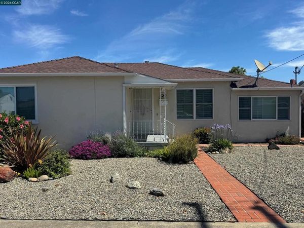 850 Harmony Dr , Hayward, CA 94541