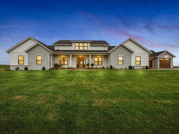1904 Charles Ave, West Branch, IA 52358