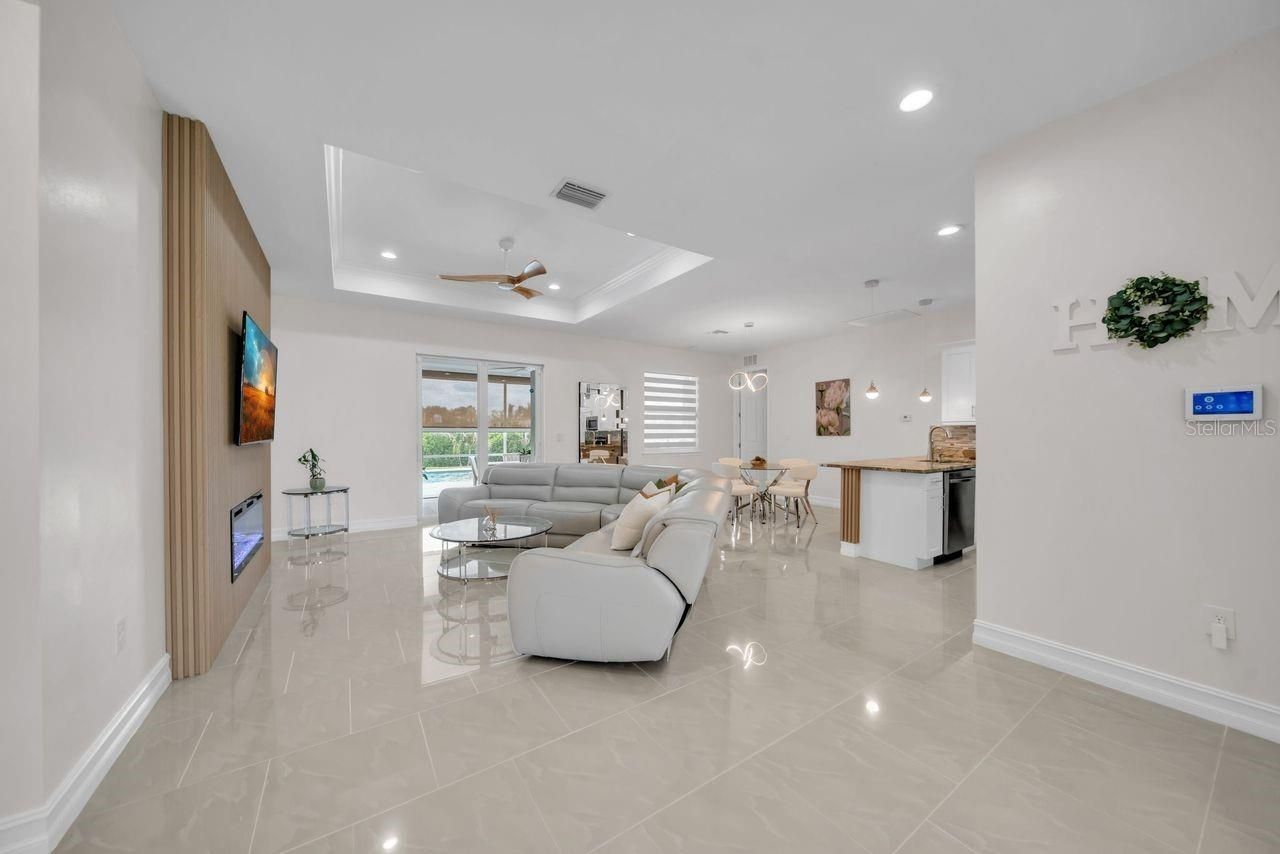 60 Floyd Avenue S, Lehigh Acres, FL 33976 Photo
