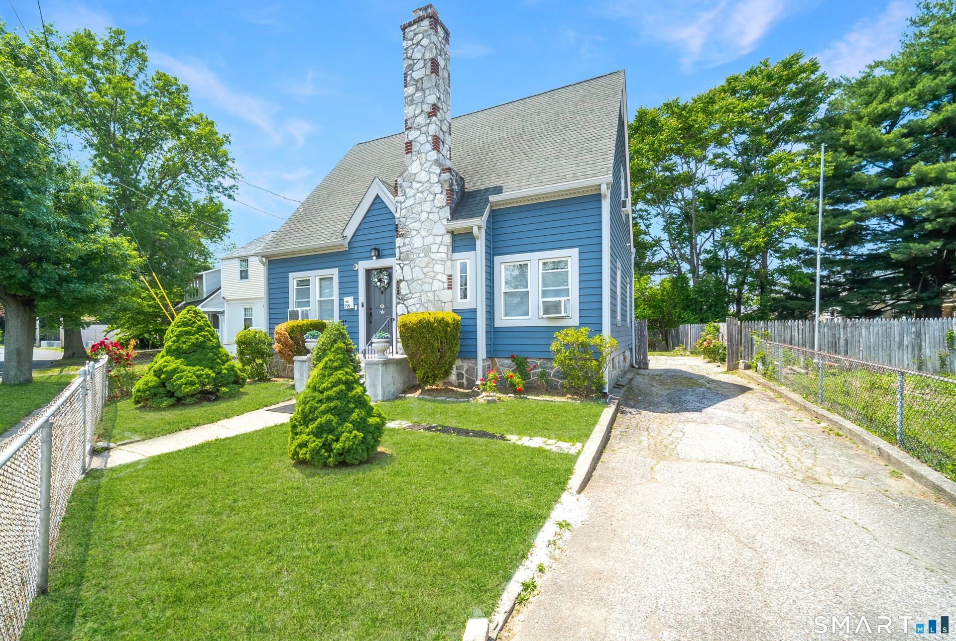 199 Woodend, Stratford, CT 06615 Main Photo