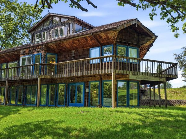 10202 Timberland Drive, Story City, IA 50248