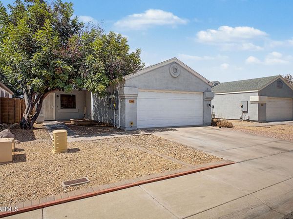 2863 W MURIEL Drive, Phoenix, AZ 85053