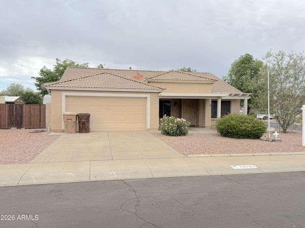 10781 W ROBIN Lane W, Peoria, AZ 85373