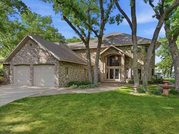 1703 S Le Homme Dieu Drive NE, Alexandria, MN 56308