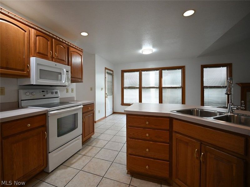 1499 Butterfield Circle, Niles, OH 44446 Photo 11