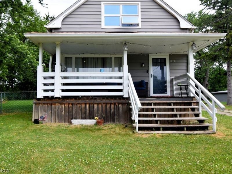 1031 E Wallings Road, Broadview Heights, OH 44147 Photo 3