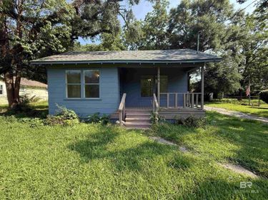 306 Hillside Drive, Chickasaw, AL 36611