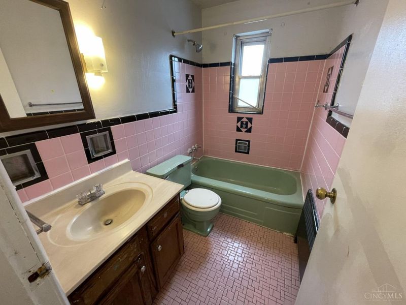 808 Schiff Avenue, Cincinnati, OH 45205 Photo 29