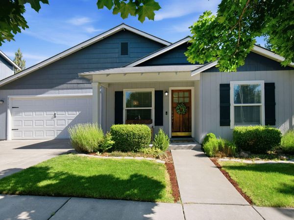 21370 NE Pecoraro Loop, Bend, OR 97701