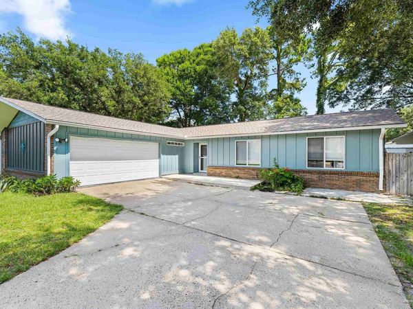 2558 Amberjack Ct, Pensacola, FL 32526
