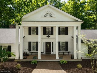 10124 Barr Road, Brecksville, OH 44141