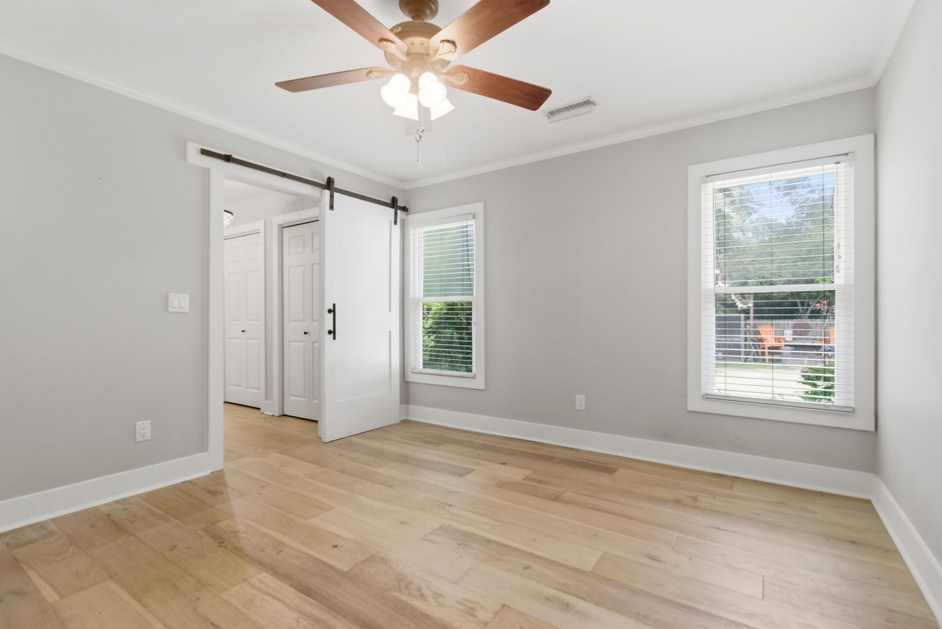 920 Ravenswood Drive Photo 30