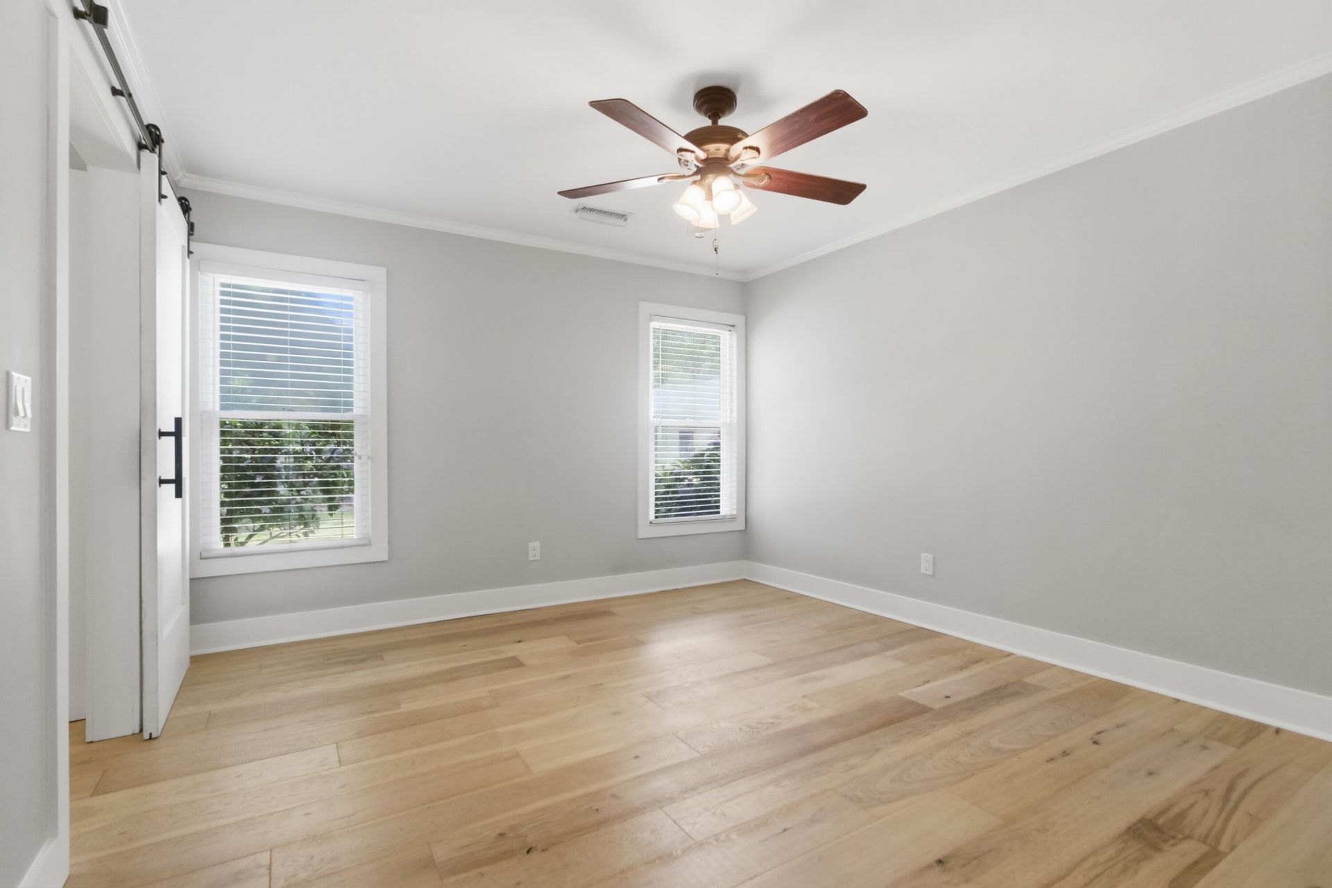920 Ravenswood Drive Photo 31