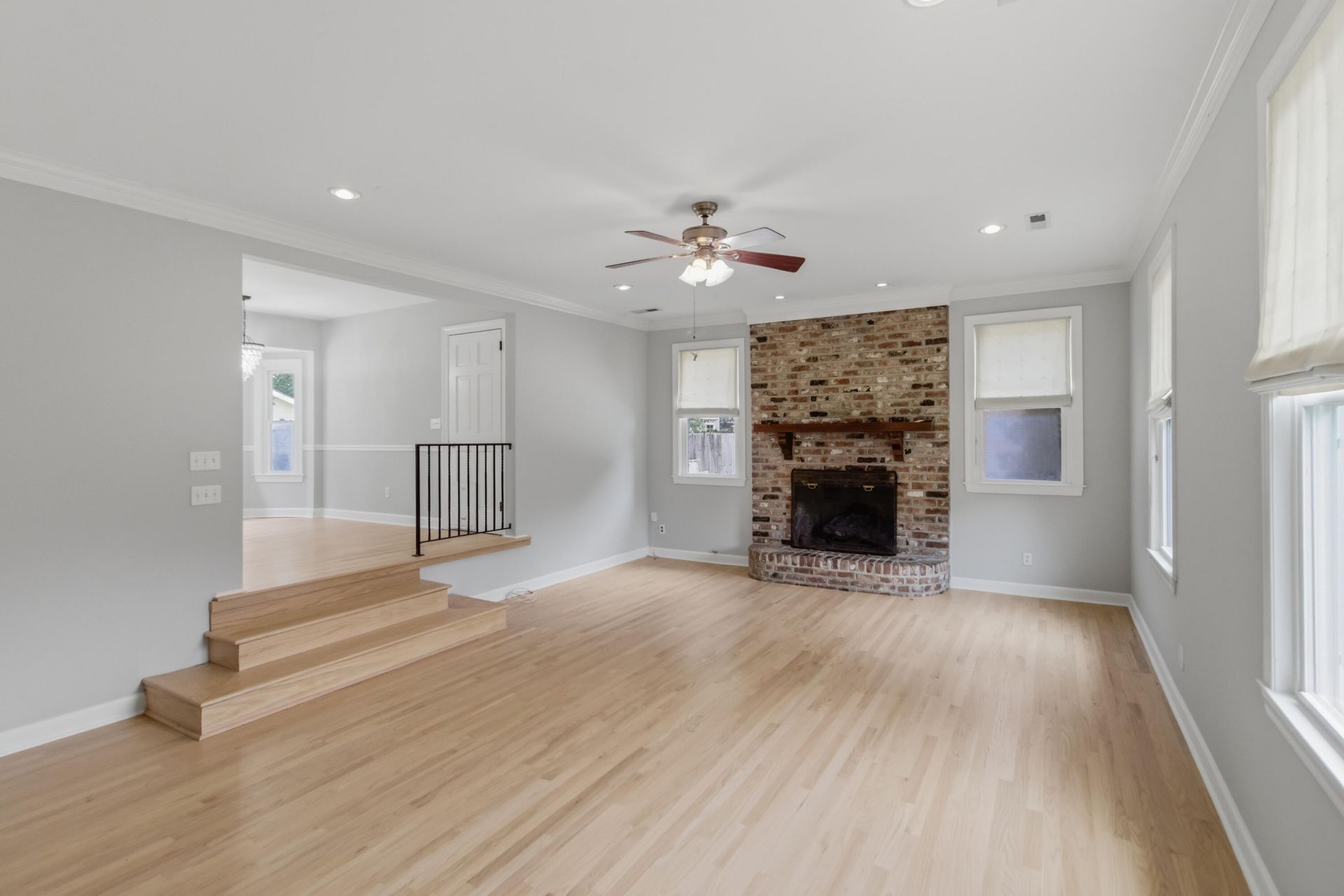 920 Ravenswood Drive Photo 6