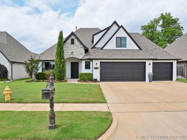 6867 E 124th Street S, Bixby, OK 74008
