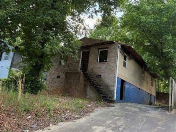 1192 Wedgewood Drive NW, Atlanta, GA 30318