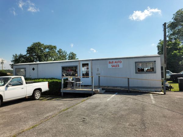 704 S Anderson St , Tullahoma, TN 37388