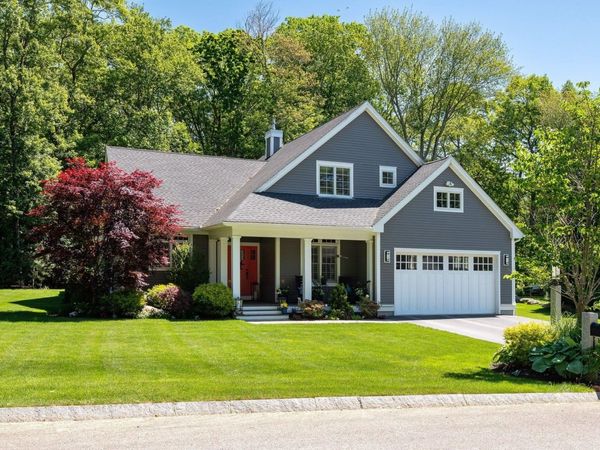 1 Mccarron Drive, Hampton, NH 03842