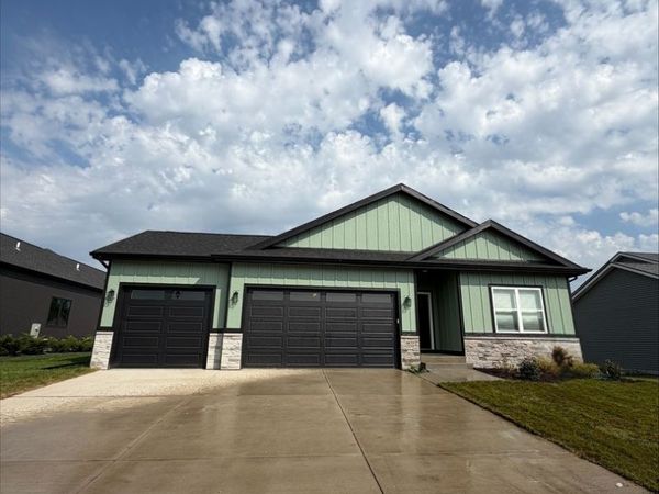 6133 Thor Avenue, Davenport, IA 52807