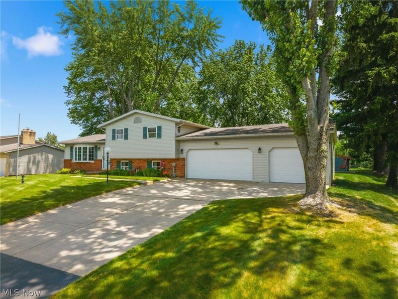 8540 Morrilton Circle NW, North Canton, OH 44720 Photo 2