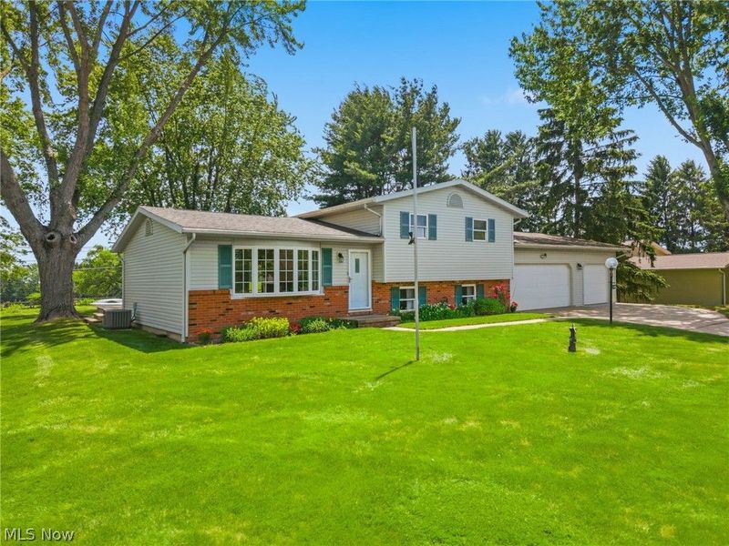 8540 Morrilton Circle NW, North Canton, OH 44720 Photo 3