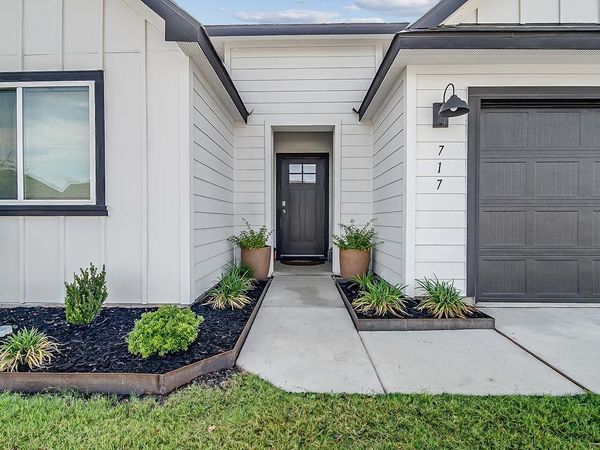 717 Tranquility LN , Fredericksburg, TX 78624