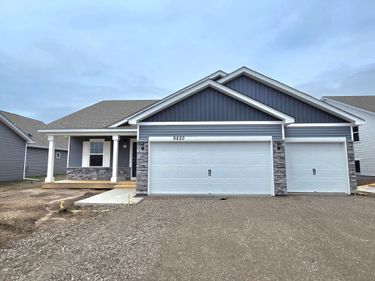 9820 Upper 89th Street S, Cottage Grove, MN 55016