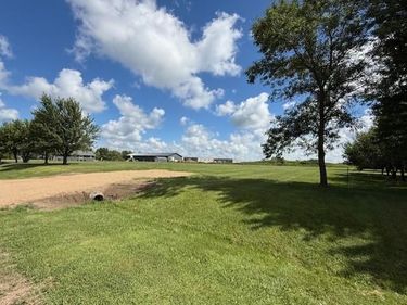 2925 Matthew Drive , Windom, MN 56101