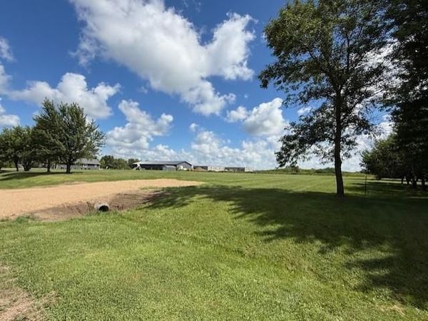 2925 Matthew Drive , Windom, MN 56101