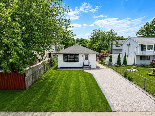 64 Cedar Drive , Bay Shore, NY 11706